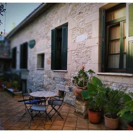 Otel Ntouana