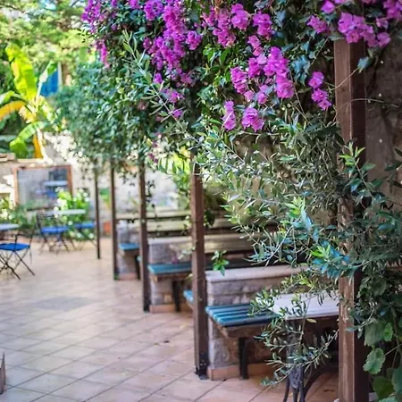 Ntouana Hotel