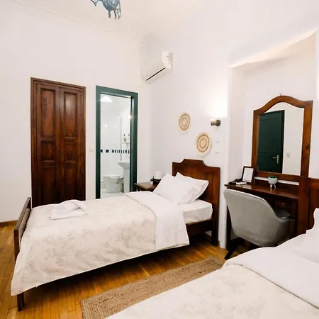 Ntouana Otel